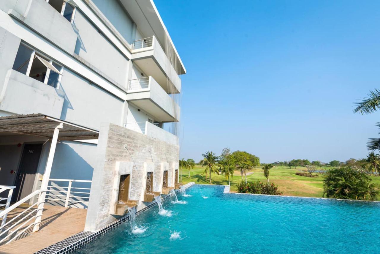 Uniland Golf & Resort Nakhon Pathom Exterior photo
