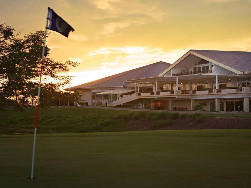 Uniland Golf & Resort Nakhon Pathom Exterior photo