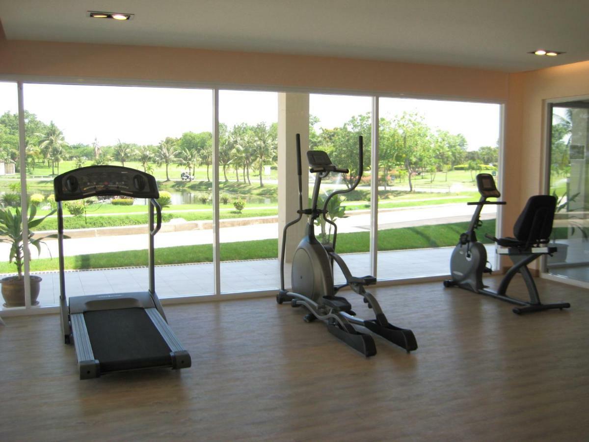 Uniland Golf & Resort Nakhon Pathom Exterior photo